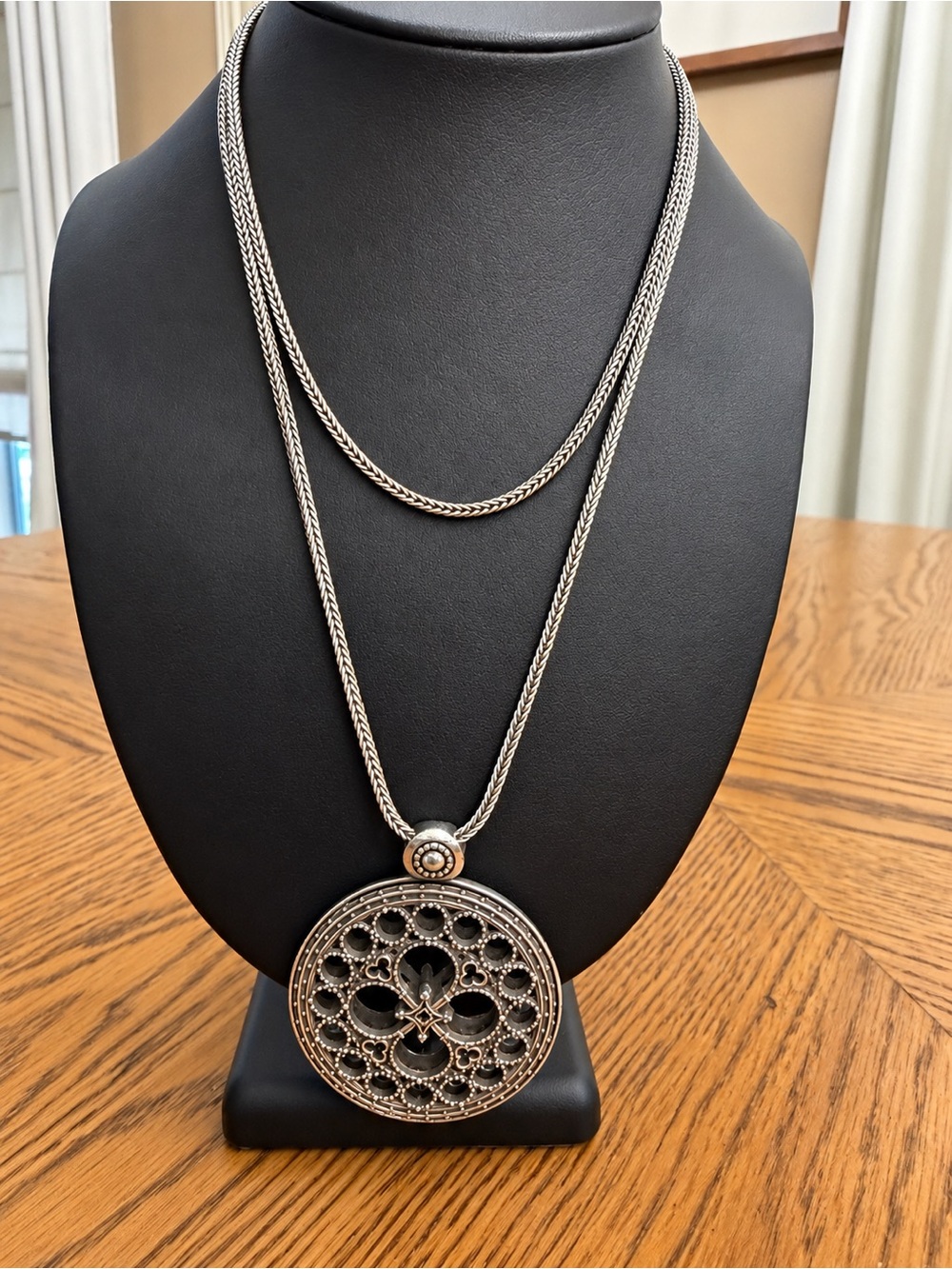 VINTAGE Brighton Cathedral Collection Necklace